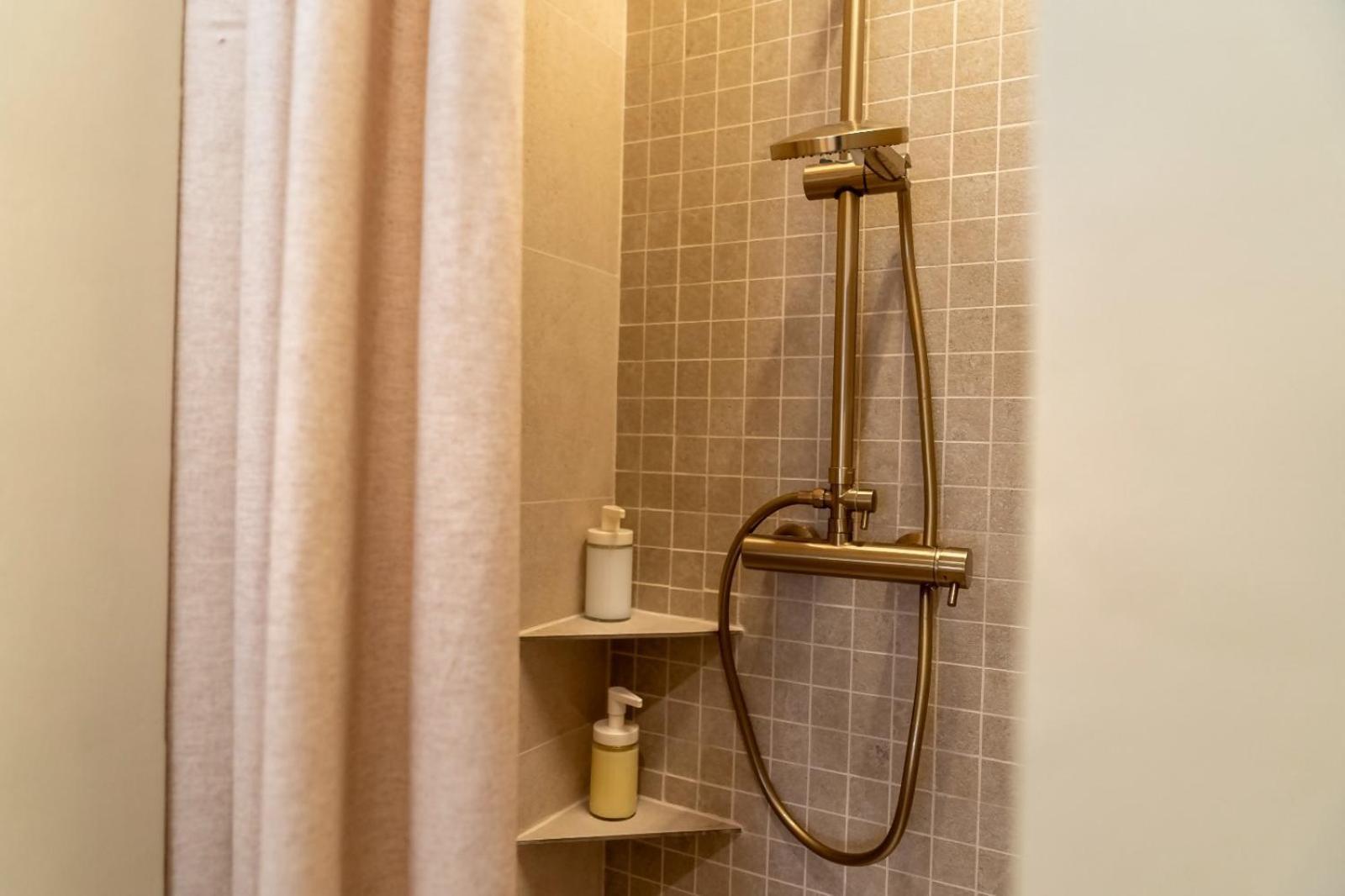 Mina Nai Apartment Ferrol Bagian luar foto