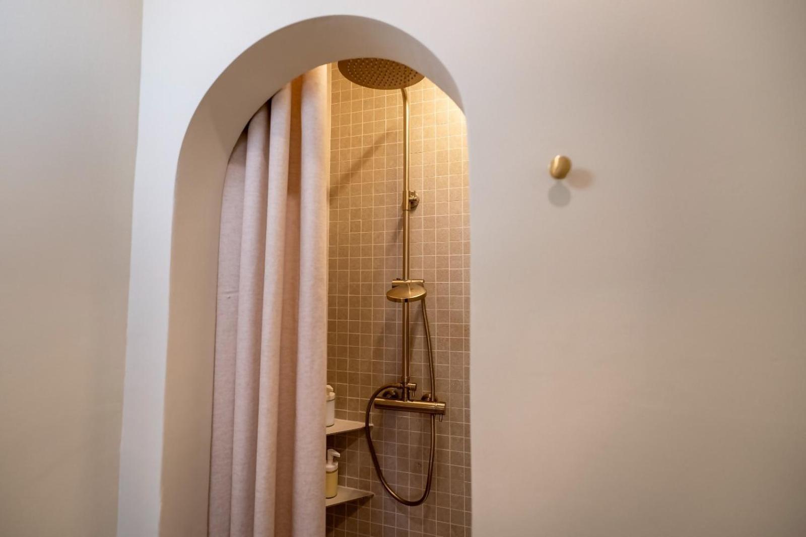 Mina Nai Apartment Ferrol Bagian luar foto